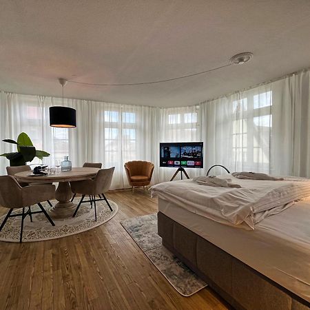 Nr 3 Lichtdurchflutetes Apartment Am Historischen Marktplatz 66 Qm #Cosiness Company 23 Schwerin  Esterno foto